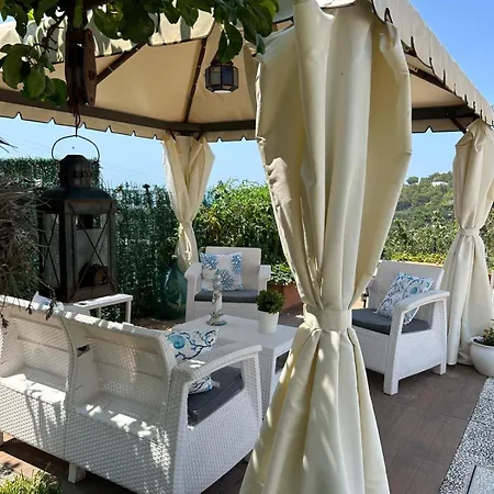 Cristina Bed & Breakfast 4*