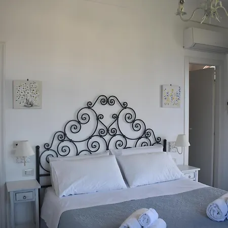 Cristina Bed & Breakfast 4*