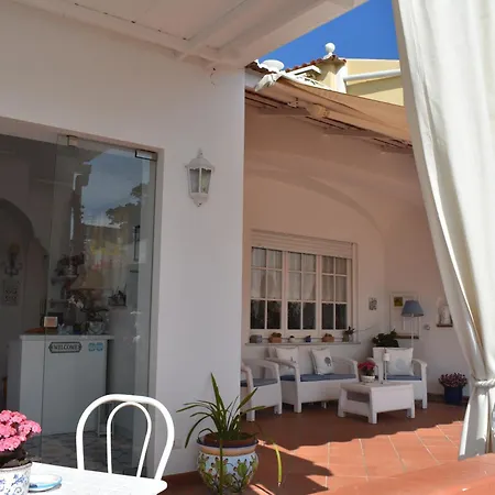 Cristina Bed & Breakfast