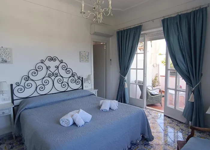 Cristina Bed & Breakfast 4*