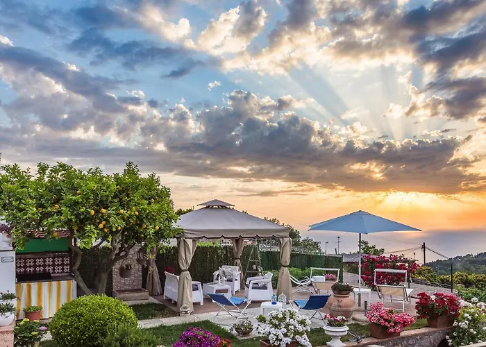 Cristina Bed & Breakfast 4*